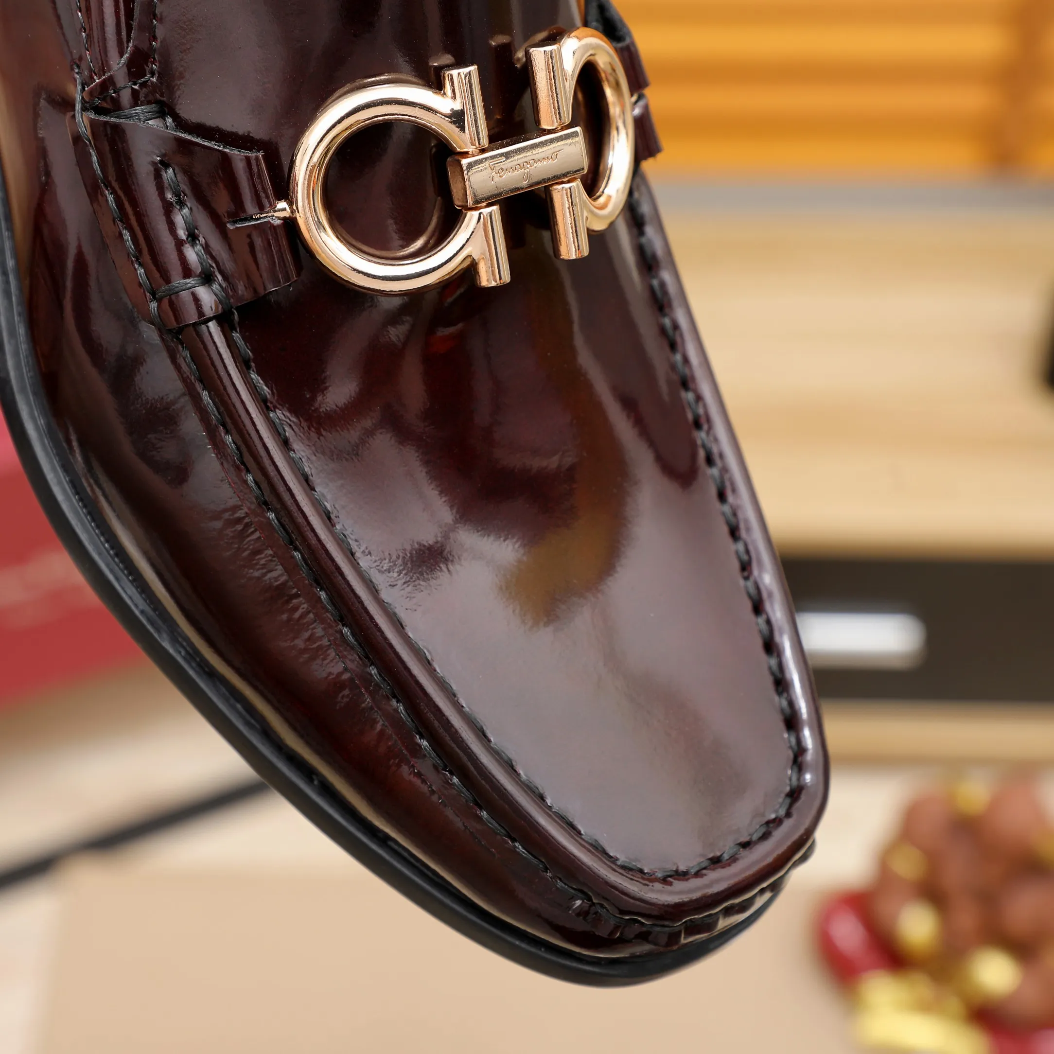Men's shoes 💰540 🕷🕷🐂【Ferragamo】Ferragamo Popular fashionable casual shoes🇨🇳Official website counter 1:1 production, original mold opening💯Good quality visible, imported high-end first-layer open-edge beaded cowhide, water-dyed🐂leather lining🌿very clear texture, high-quality waterproof, non-slip and wear-resistant outsole🎋high quality and low price, truly handmade🍓black, burgundy, 2 colors optional! Code number 38-45……